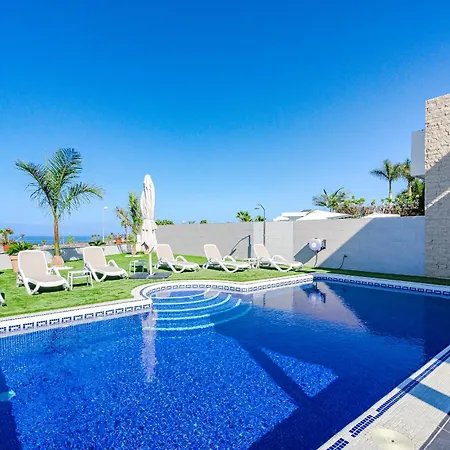 别墅 Elisabetta, Luxury With Heated Pool Ocean View In Adeje, Tenerife *