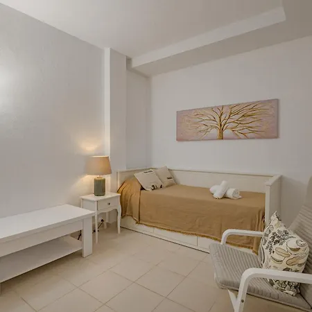 Elisabetta, Luxury With Heated Pool Ocean View In Adeje, Tenerife 아데제