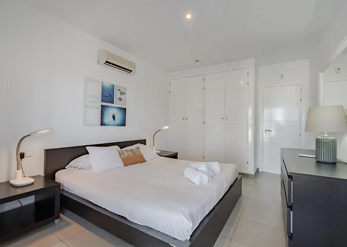 Elisabetta, Luxury With Heated Pool Ocean View In Adeje, Tenerife *